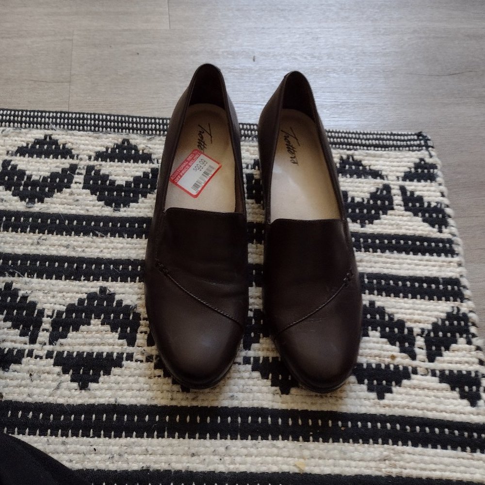 Trotters Monarch loafer sz 11 m women's brown
